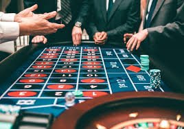 Dashboard permainan dengan kategori slot dan meja langsung ayukbet